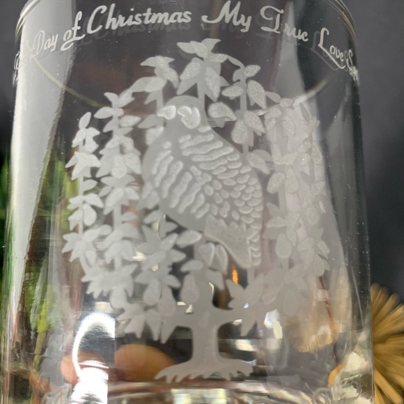 Set of 6 vintage HTF Garrick “12 days of Christmas” etched glasses (days 1-6) - Picture 11 of 16